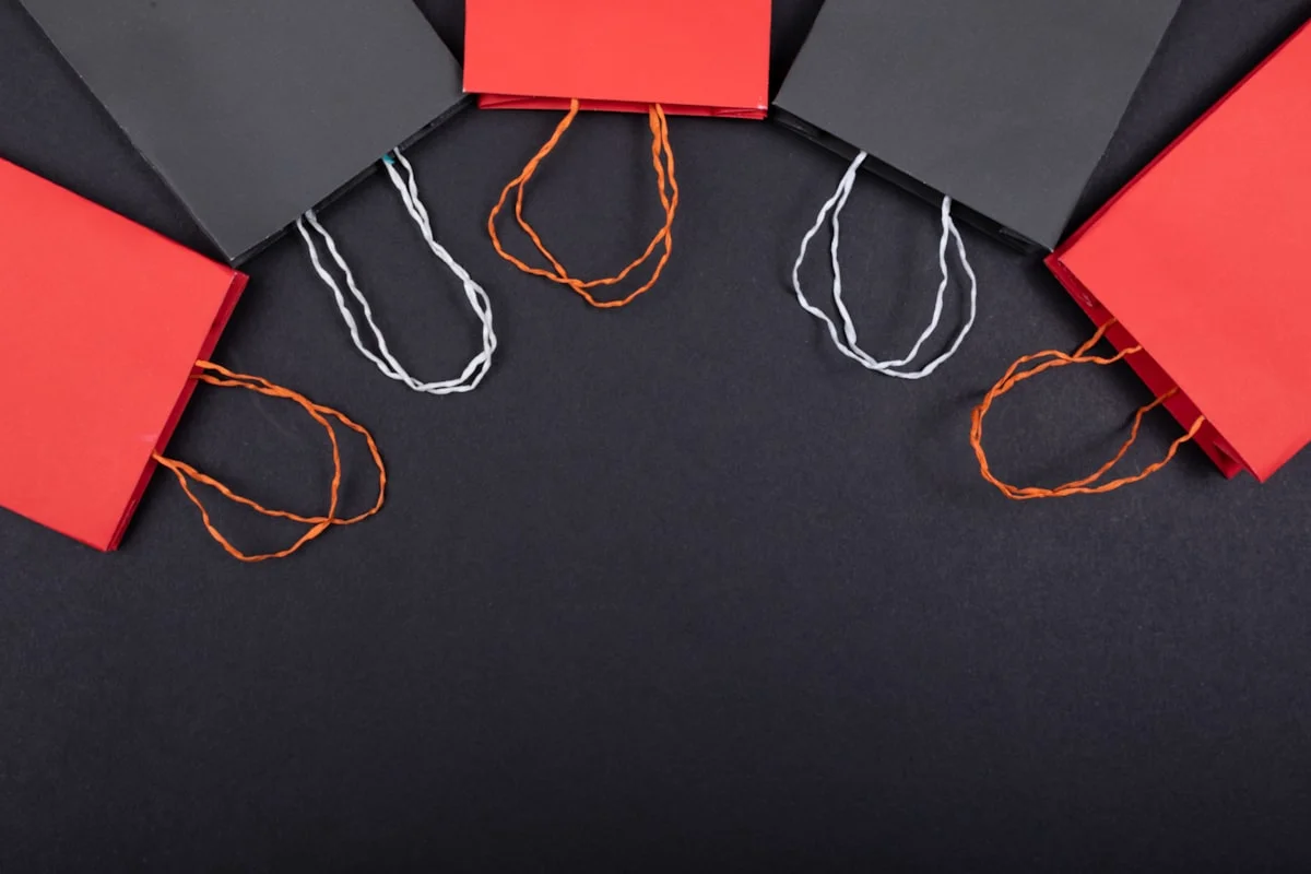 استخدام الهاتف للتسوق وتطبيق كوبون نون