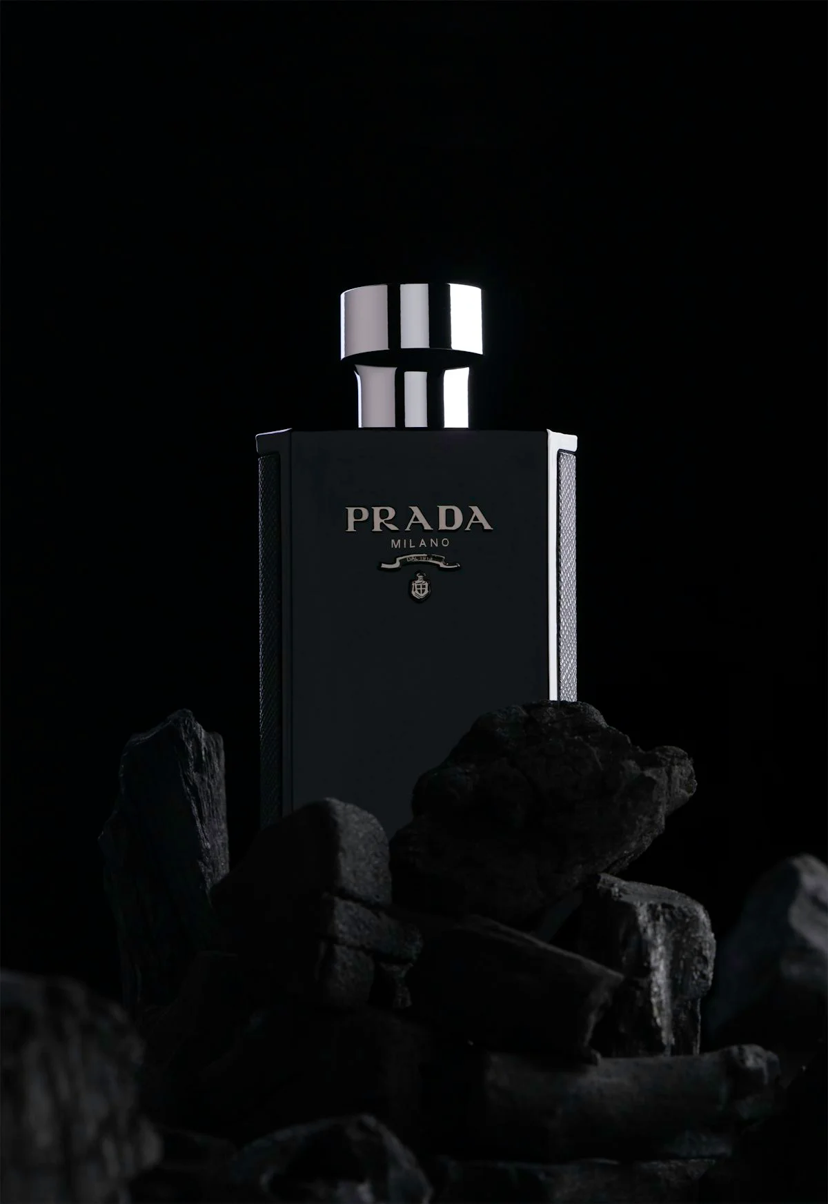 العطور الفاخرة ومستحضرات التجميل